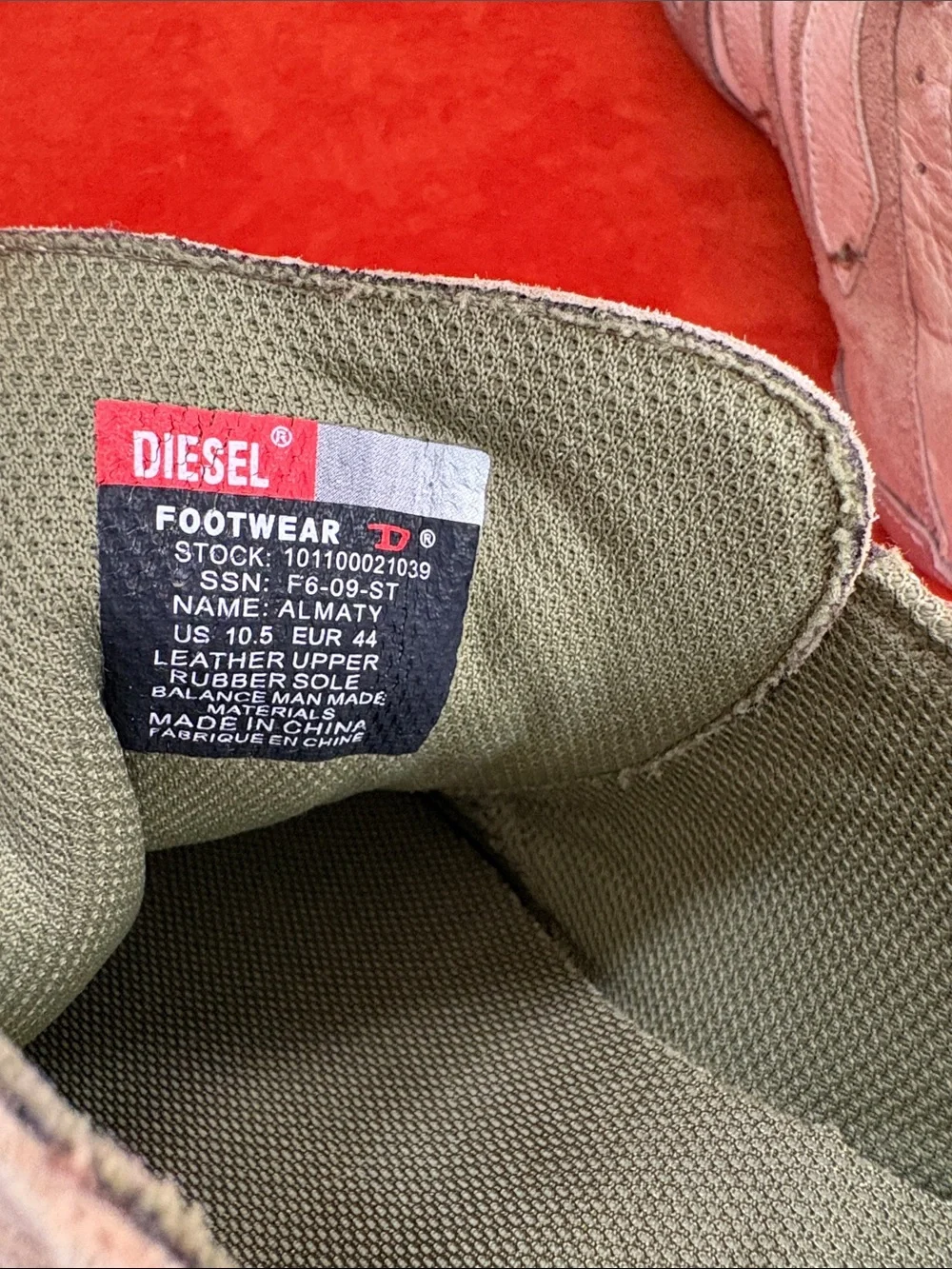 Vintage Diesel Kashi Men's Sneakers in Taupe and Cream. 10.5 Men